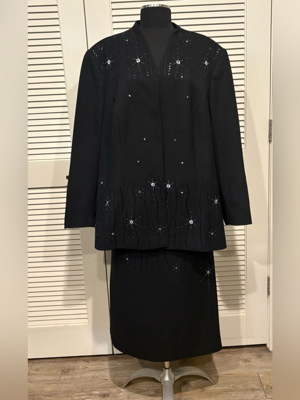 Emily Womens embellished skirt set